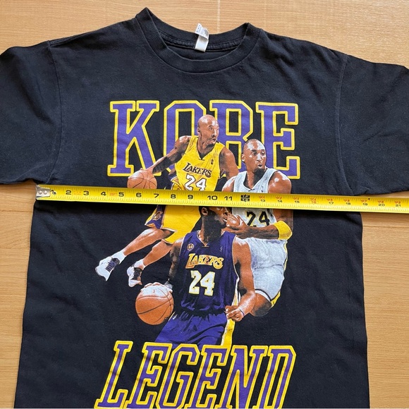 Kobe Bryant LA Lakers Legend Black Graphic T-Shirt M - Picture 3 of 9